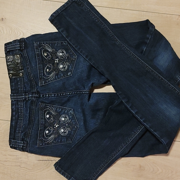 Urban Heritage Jeans size 3, dark blue with wear accents. - Picture 4 of 4